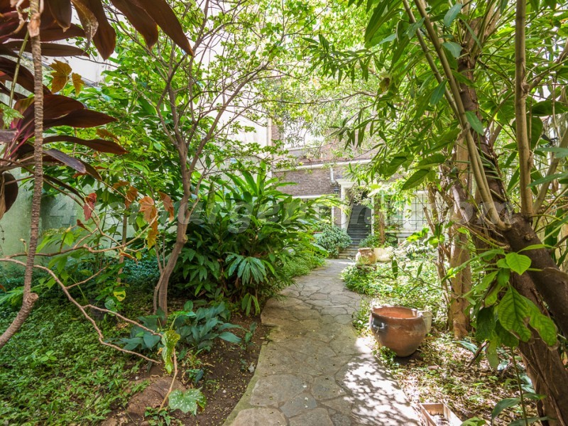 Uriburu and M. T. Alvear I