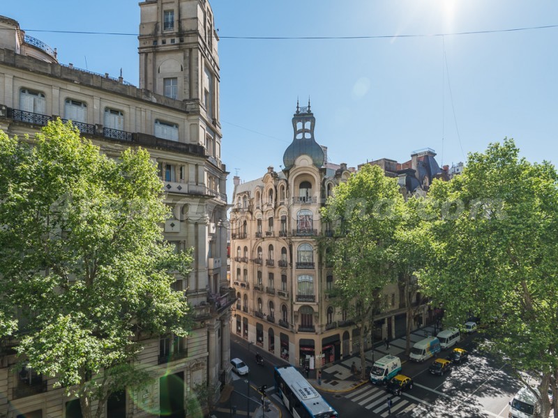 Avenida de Mayo y Santiago del Estero II