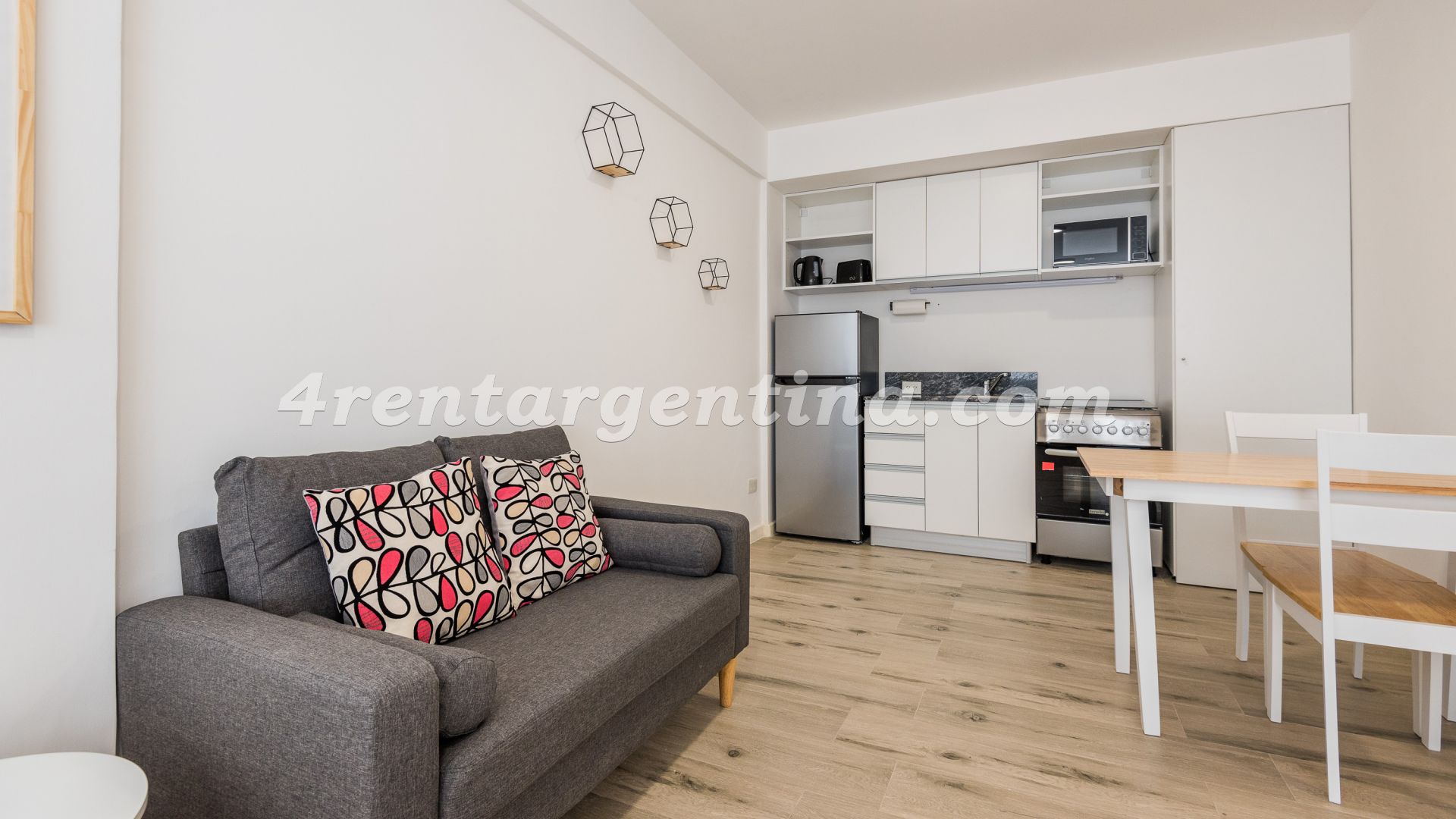 Saavedra e Av. Independencia