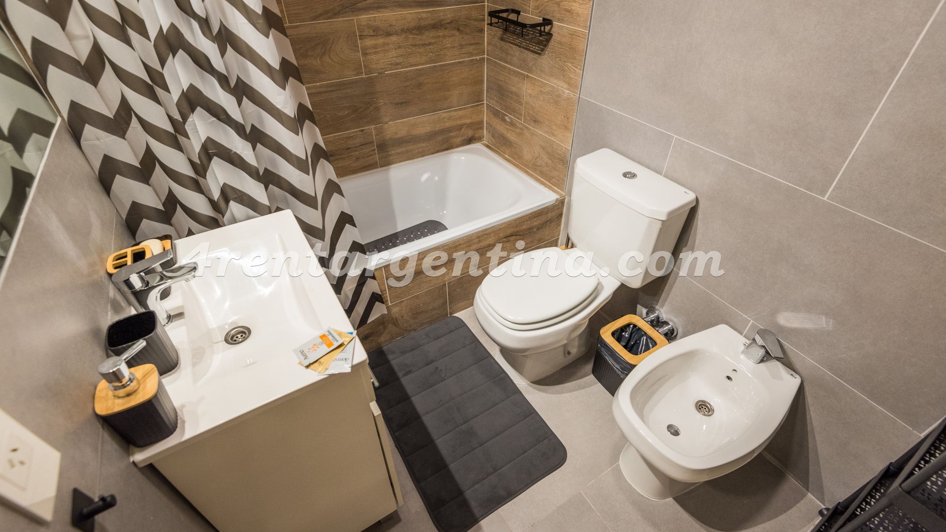 Saavedra e Av. Independencia