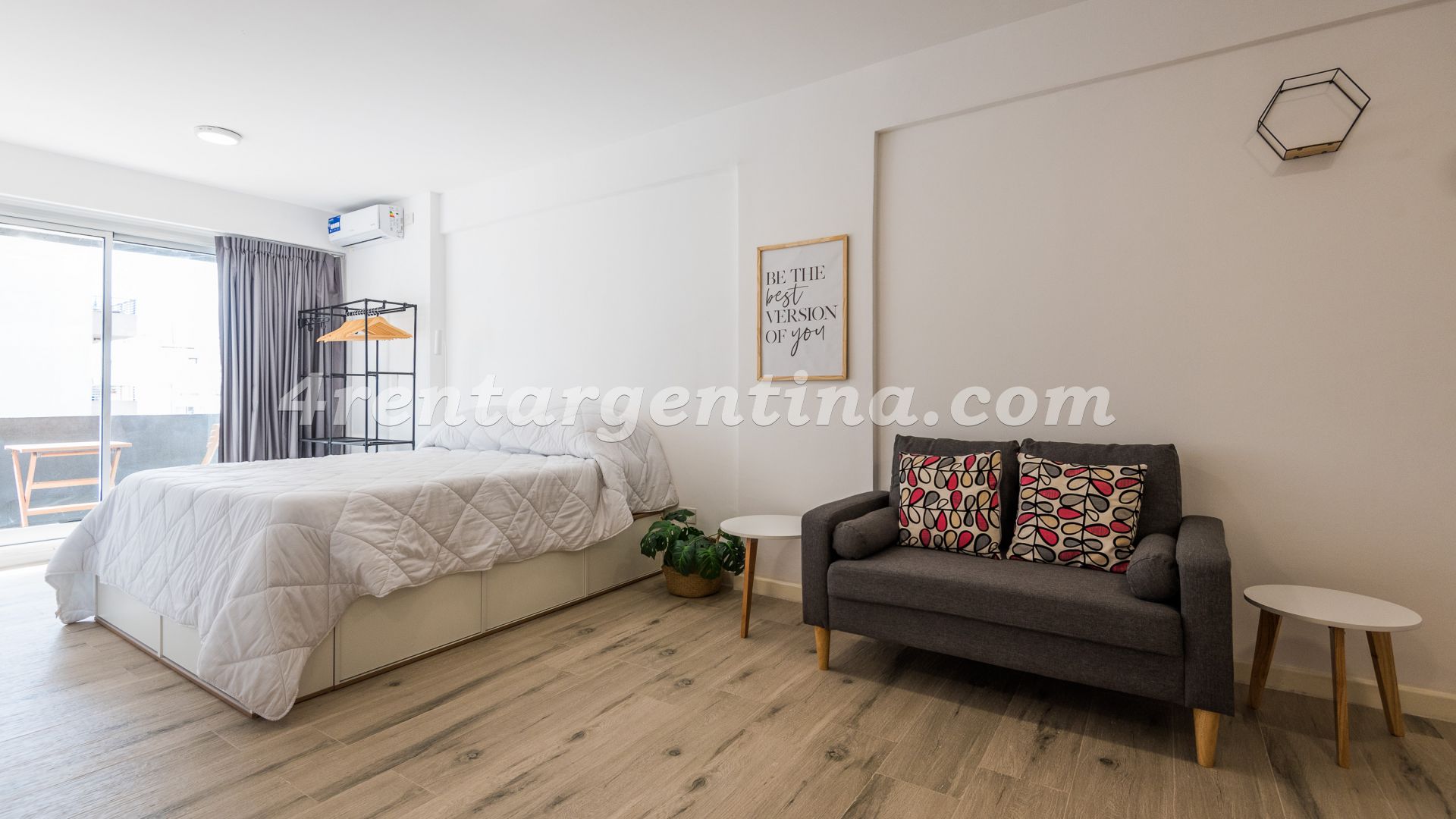 Saavedra e Av. Independencia