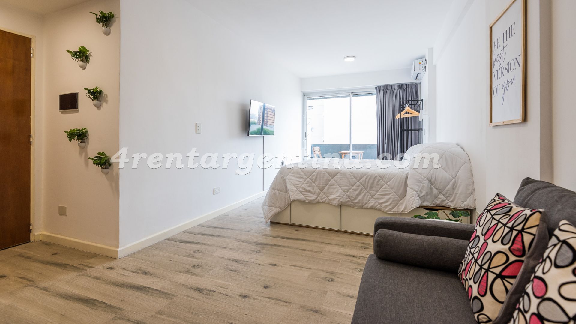 Saavedra e Av. Independencia