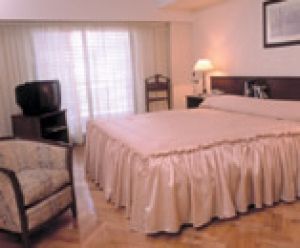 Feirs Park Hotel & Rooftop