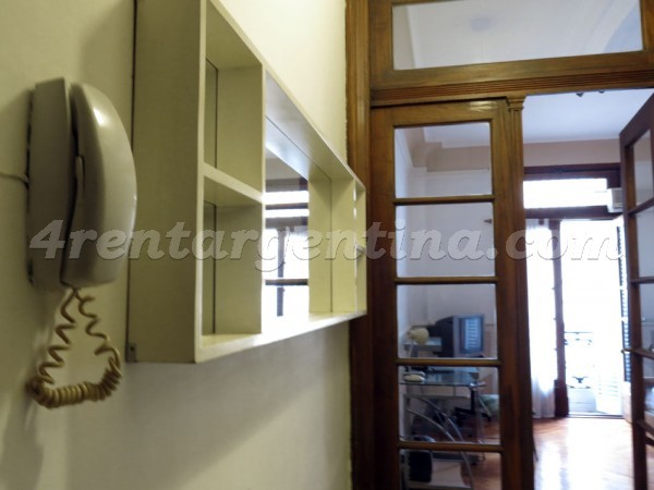 H. Yrigoyen and Sarandi: Furnished apartment in Congreso