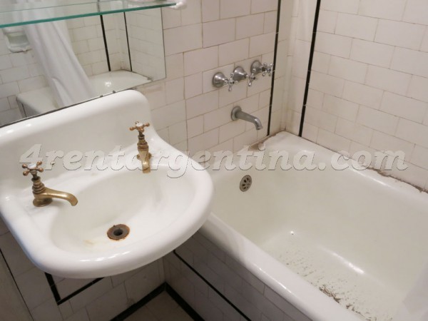 H. Yrigoyen and Sarandi: Furnished apartment in Congreso