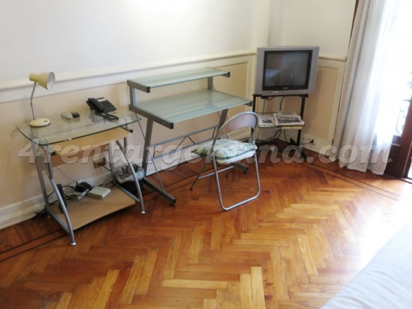 H. Yrigoyen and Sarandi: Apartment for rent in Congreso