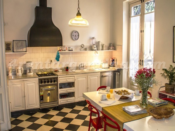 Salta and Humberto Primo: Apartment for rent in San Telmo