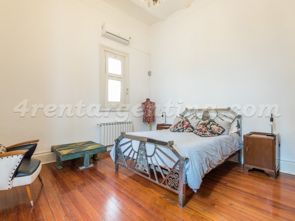 Defensa et San Juan: Furnished apartment in San Telmo