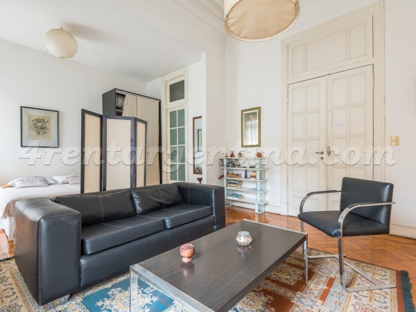 Parana and Rivadavia: Apartment for rent in Congreso